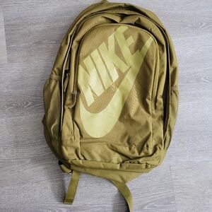 Nike Green Backpack with Durable Fabric and Comfortable Straps